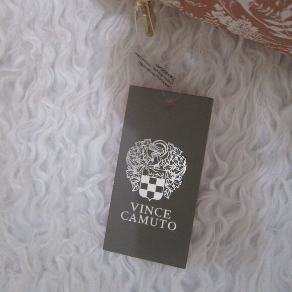 NWT Beautiful Large Vince Camuto Pink and white floral Makeup Bag Pouch 12X6 - Picture 5 of 15